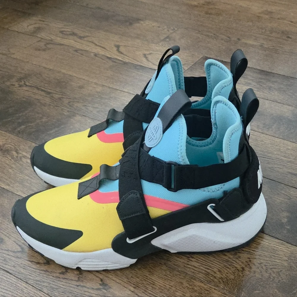 Nike Huarache City GS Kids' Tour Yellow/ Black Sneakers Size 5.5Y